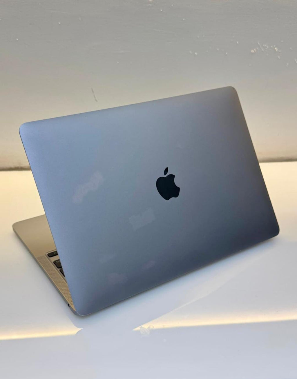 MacBook Pro M2