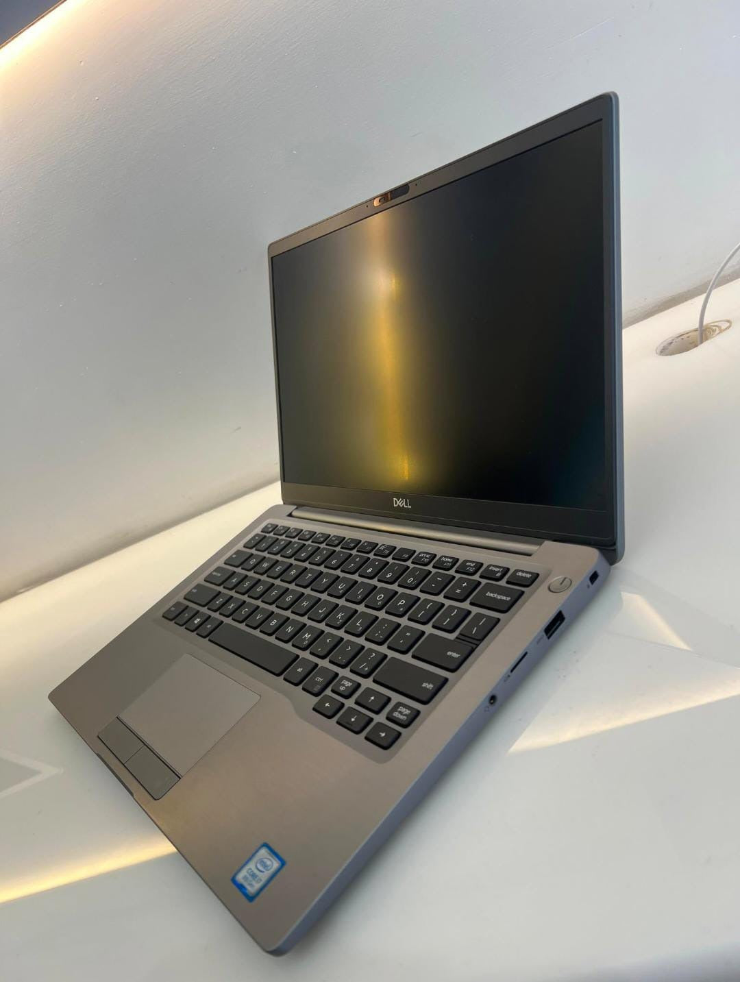 Dell Latitude 7400