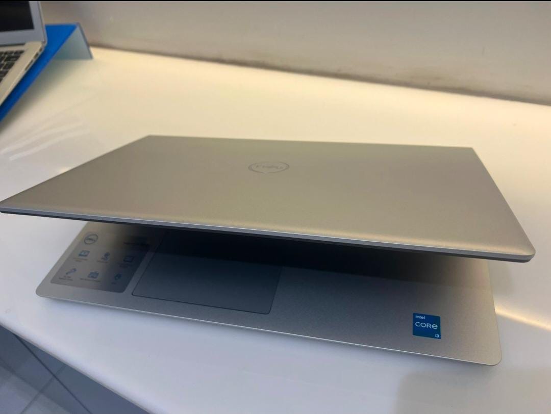 Dell Inspiron 3511